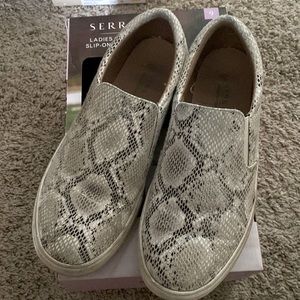 Slip on sneakers, size 9